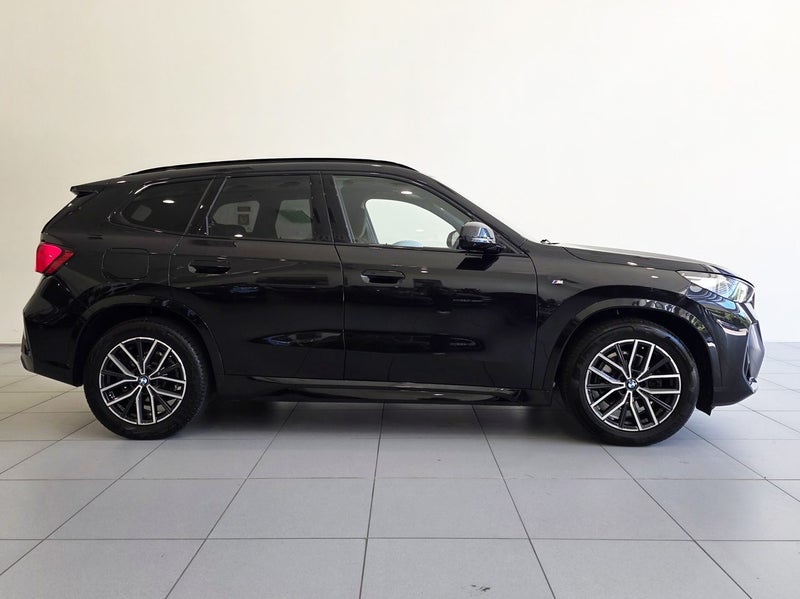 2023 BMW X1 sDrive18i Launch Edition 2 image 3