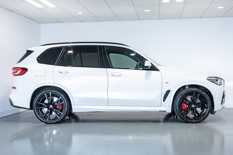 2023 BMW X5 M50d M Performance xDrive image 5