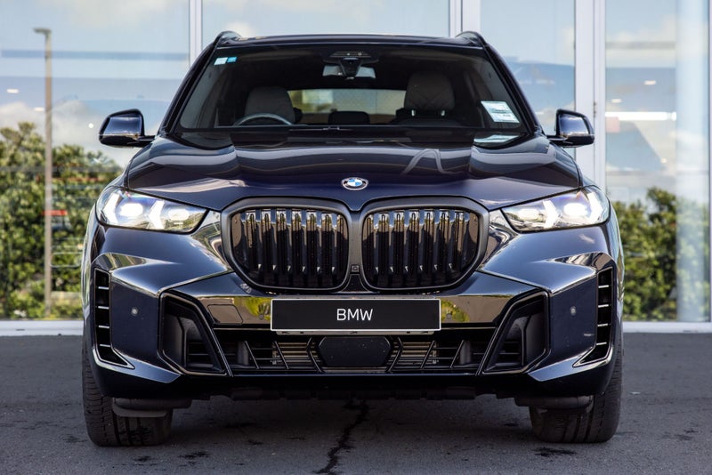 2023 BMW X5 xDrive30d image 2