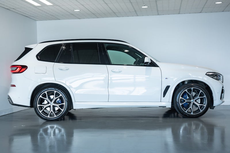 2023 BMW X5 xDrive30d M Sport image 4