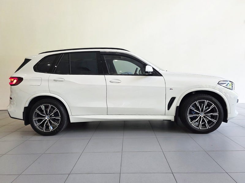 2023 BMW X5 xDrive30d M Sport image 3