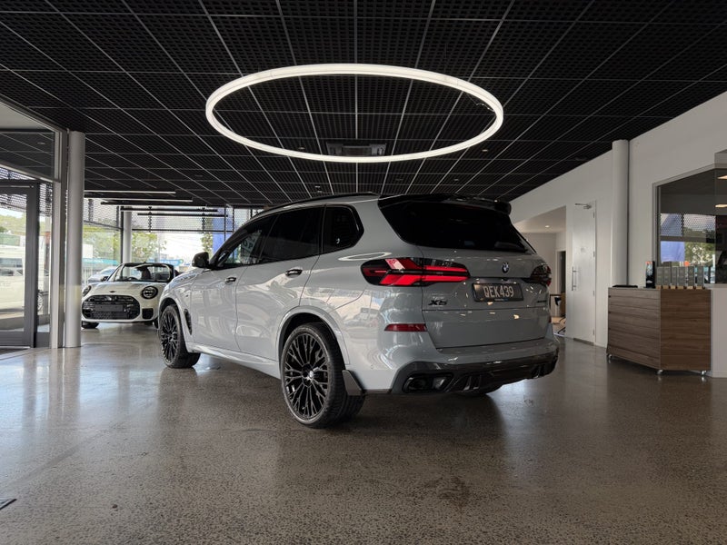 2023 BMW X5 XDRIVE30D M Sport Executive Innovation image 4