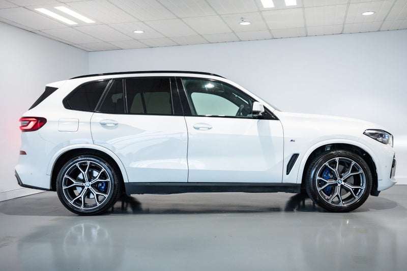 2023 BMW X5 xDrive30d M Sport + Innovations image 5
