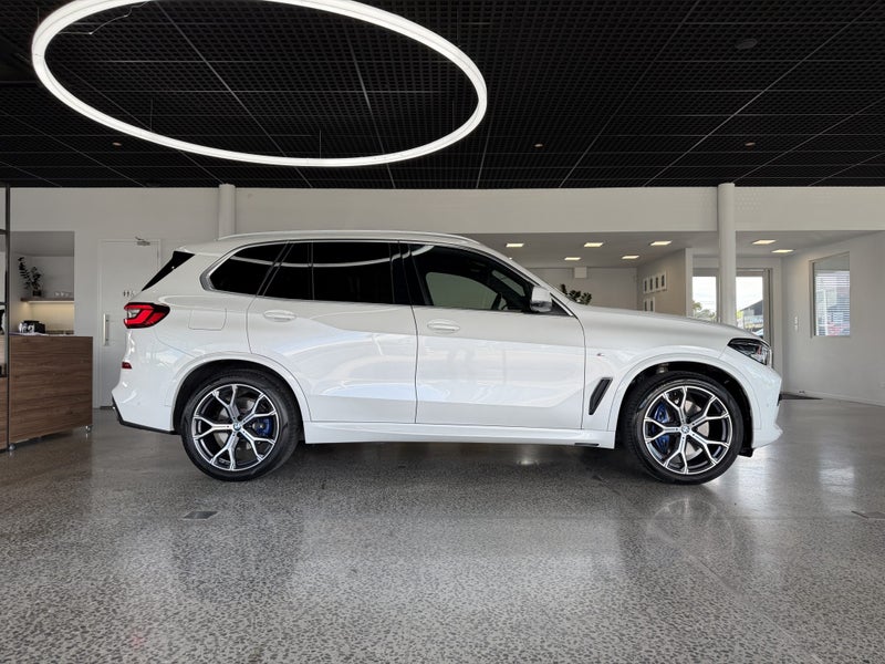 2023 BMW X5 xDrive30d M Sport + Innovations image 3