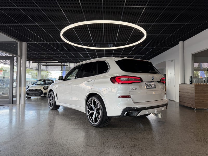 2023 BMW X5 xDrive30d M Sport + Innovations image 4