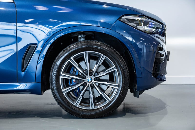 2023 BMW X5 xDrive30d M Sport + Innovations image 5
