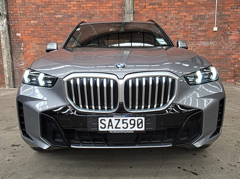 2023 BMW X5 xDrive30d M-Sport with Executive Pa... image 2