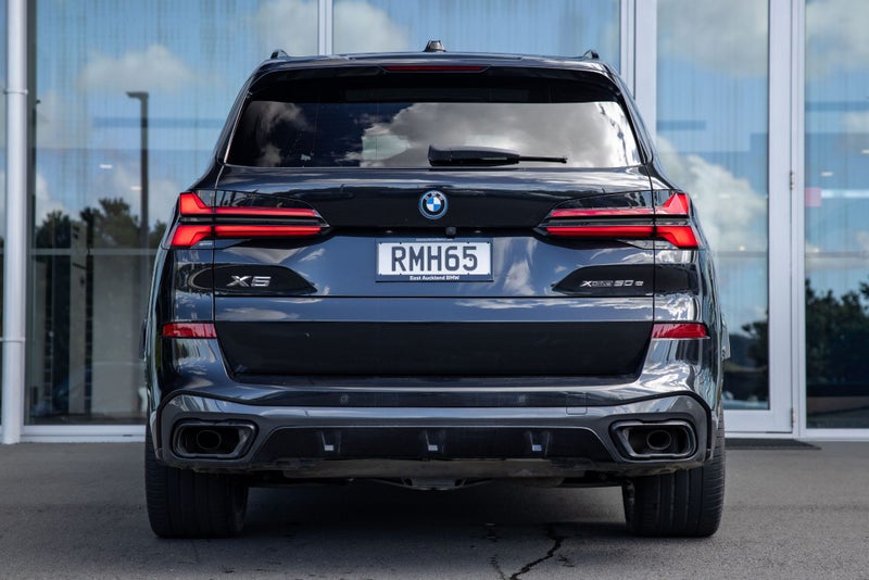 2023 BMW X5 Xdrive50e image 3