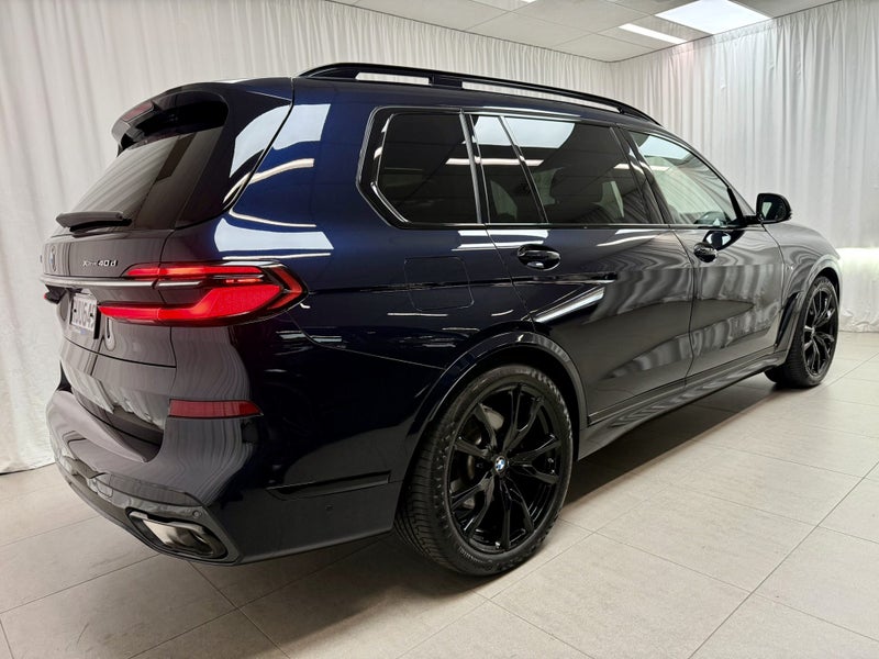 2023 BMW X7 X7 xDrive40d M Sport + Luxury image 3