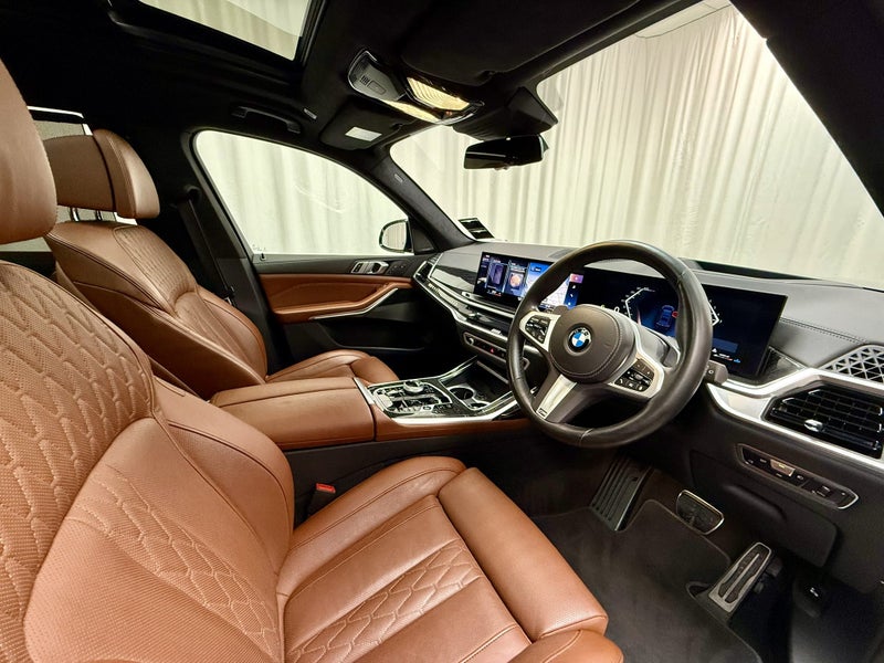 2023 BMW X7 X7 xDrive40d M Sport + Luxury image 4
