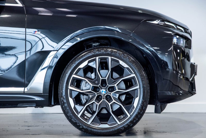 2023 BMW X7 xDrive40d M Sport image 5