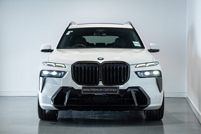 2023 BMW X7 xDrive40d M Sport + Luxury image 3
