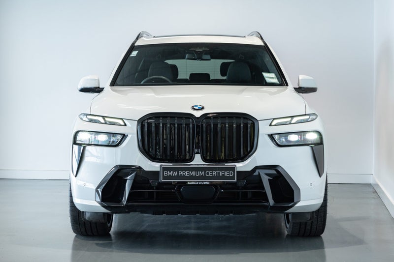 2023 BMW X7 xDrive40d M Sport + Luxury image 3