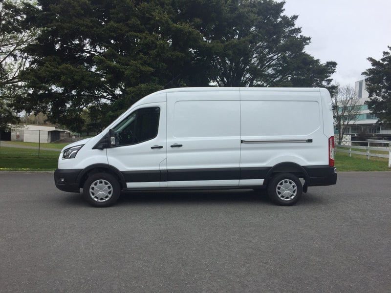 2023 Ford Transit 350L LWB RWD BEV image 2