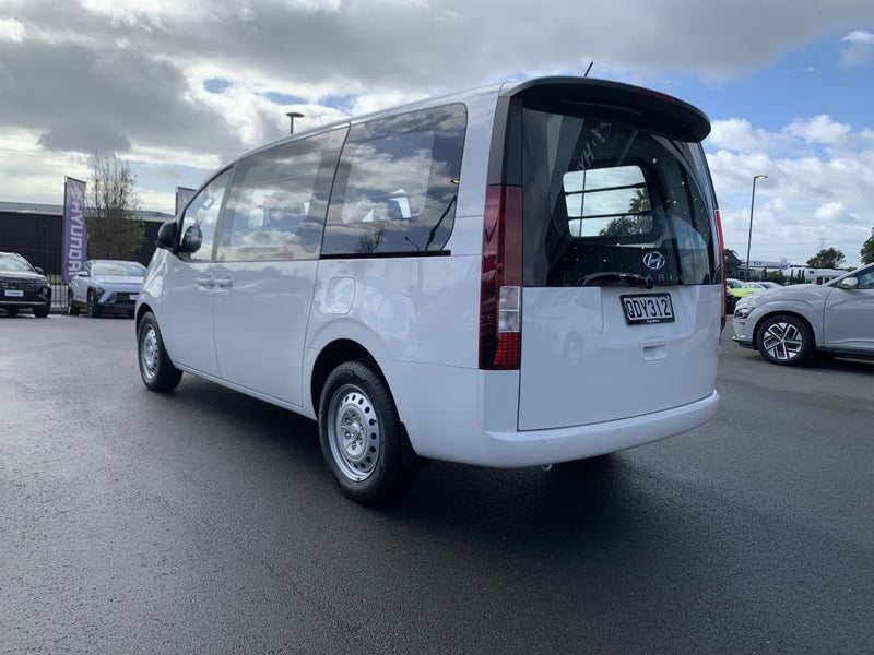 2023 Hyundai Staria Load 2.2D CRDi Auto image 3