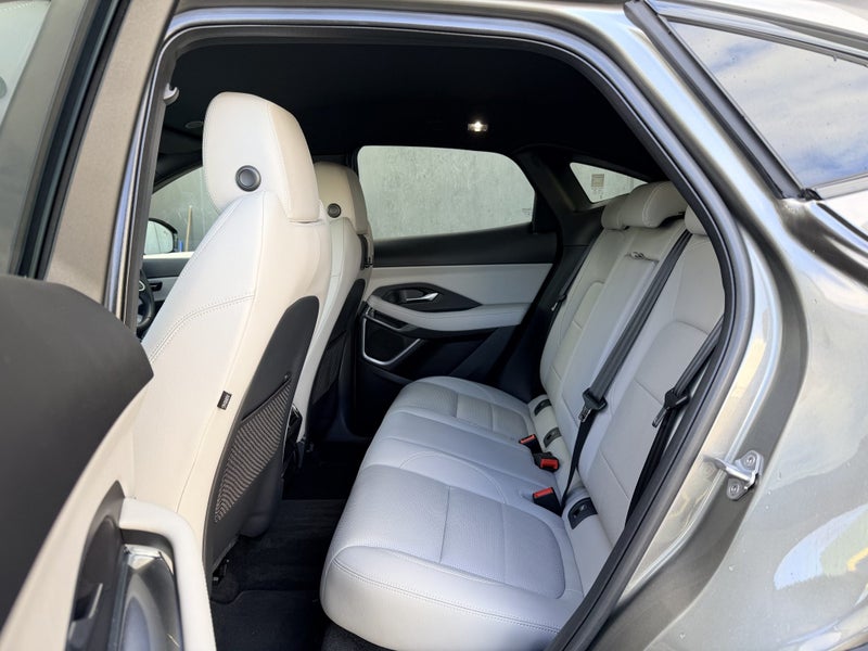 2023 Jaguar E-PACE P250 AWD R-DYNAMIC SE image 5