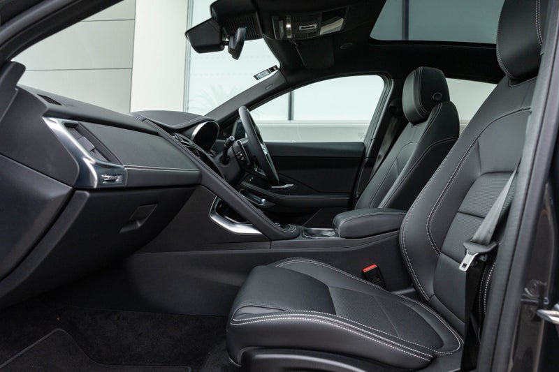 2023 Jaguar E-PACE P250 R-Dynamic SE image 3