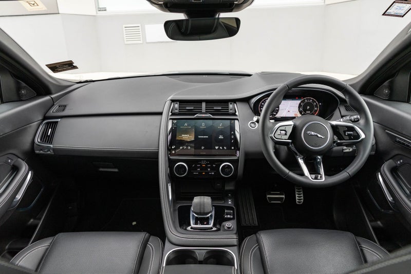 2023 Jaguar E-PACE P250 R-Dynamic SE image 4