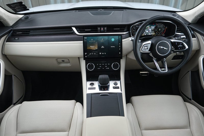 2023 Jaguar F-PACE D300 R-Dynamic HSE image 5