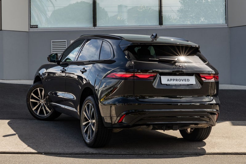 2023 Jaguar F-PACE P250 R-Dynamic SE image 2