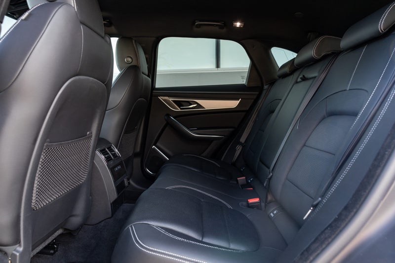 2023 Jaguar F-PACE P250 R-Dynamic SE image 5