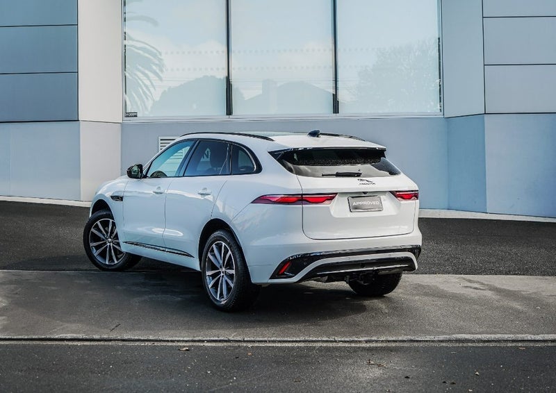 2023 Jaguar F-PACE P250 R-Dynamic SE image 2