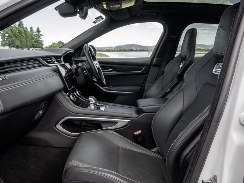 2023 Jaguar F-PACE P400 R-Dynamic HSE image 3