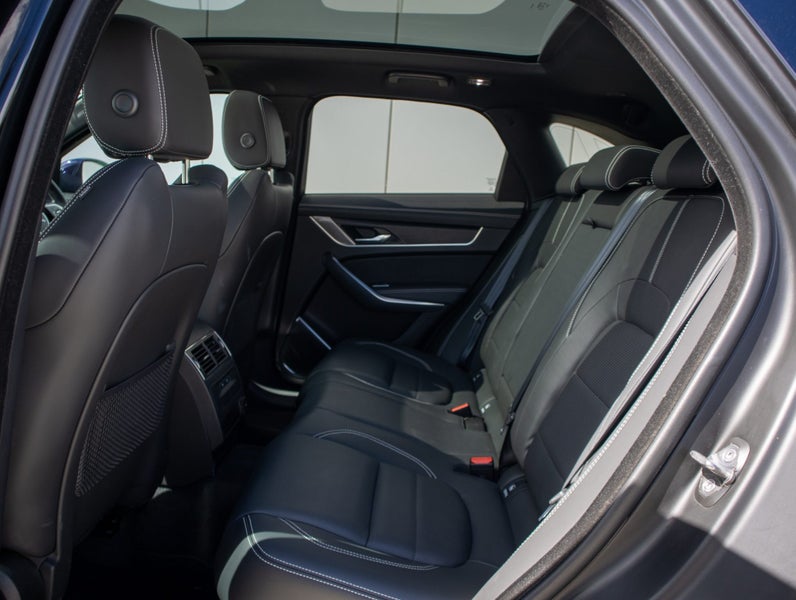 2023 Jaguar F-PACE P400E R-DYNAMIC HSE image 5