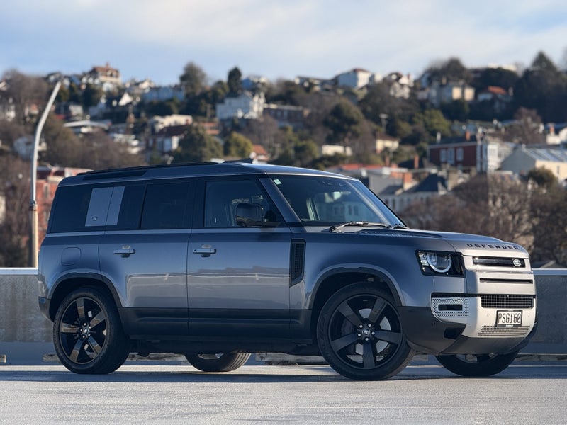2023 Land Rover Defender 110 D300 S 3.0D S image 1
