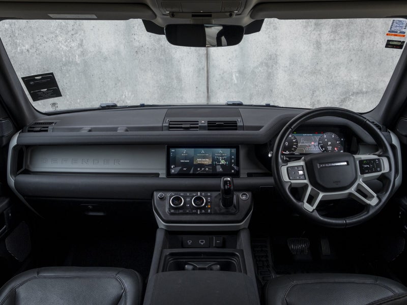2023 Land Rover Defender 110 D300 S image 4