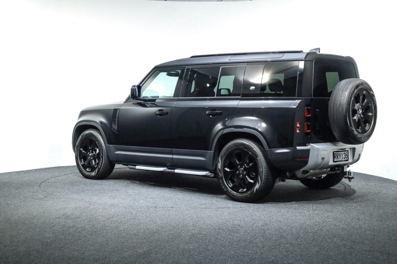 2023 Land Rover Defender 110 D300 S image 2