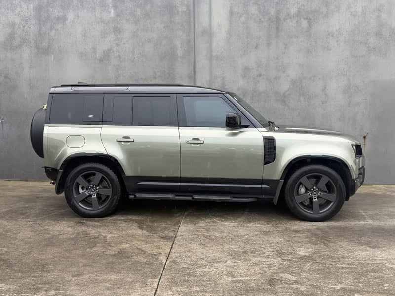 2023 Land Rover Defender 110 D300 X-Dynamic HSE image 2