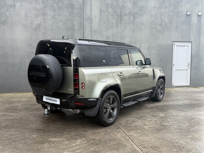 2023 Land Rover Defender 110 D300 X-Dynamic HSE image 4