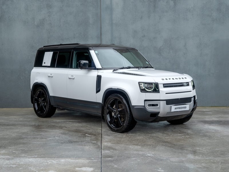 2023 Land Rover Defender 110 P400 HSE image 1