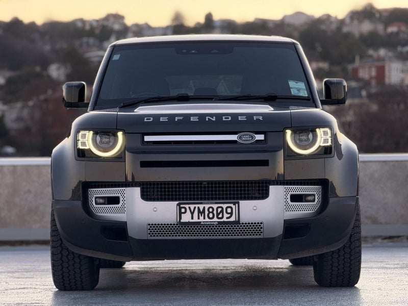 2023 Land Rover Defender 110 P400e HSE PHEV image 2