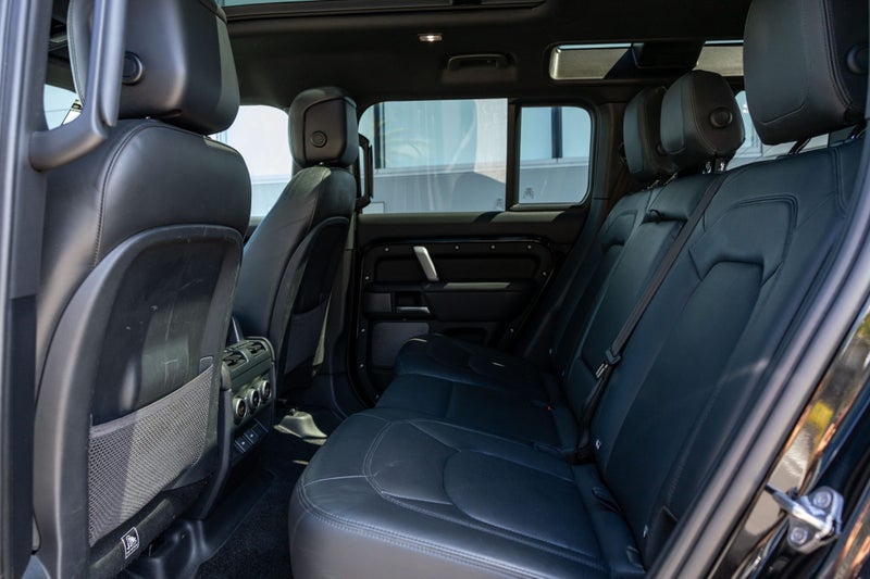 2023 Land Rover Defender 110 V8 image 5