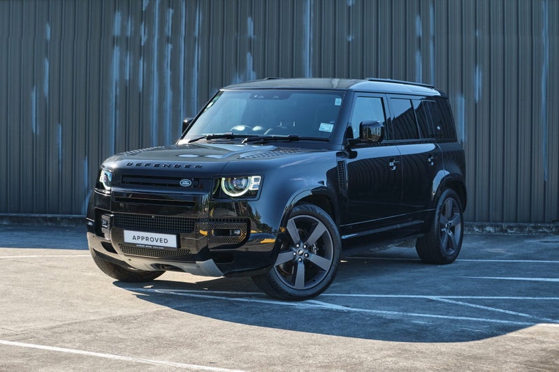 2023 Land Rover Defender 110 V8 image 2