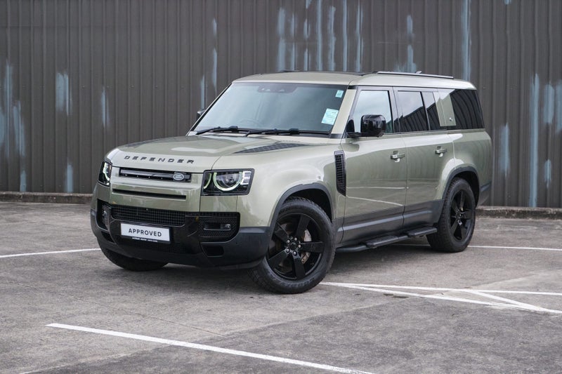 2023 Land Rover Defender 130 D300 HSE image 2