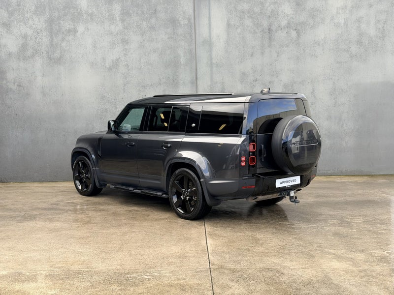 2023 Land Rover Defender 130 P400 HSE image 2