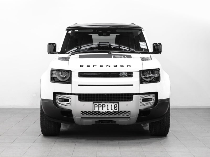 2023 Land Rover Defender 90 D240 SE 4WD image 2