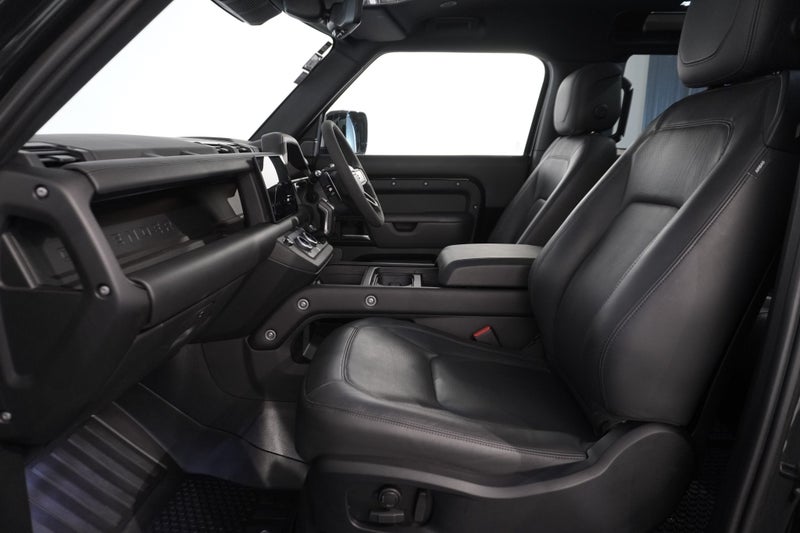 2023 Land Rover Defender 90 V8, 5.0L SUPERCHARG... image 3