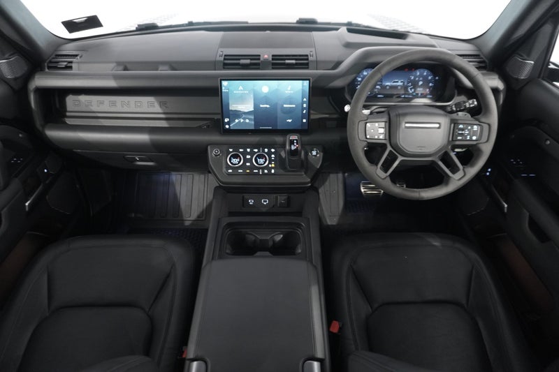 2023 Land Rover Defender 90 V8, 5.0L SUPERCHARG... image 4