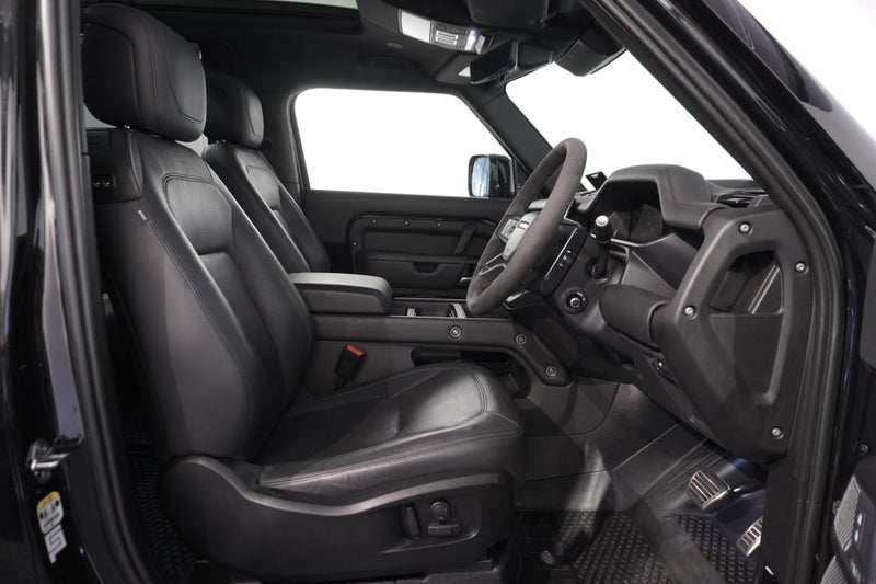 2023 Land Rover Defender 90 V8, 5.0L SUPERCHARG... image 5