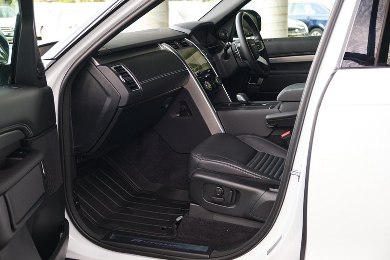 2023 Land Rover Discovery D250 R-Dynamic S image 3