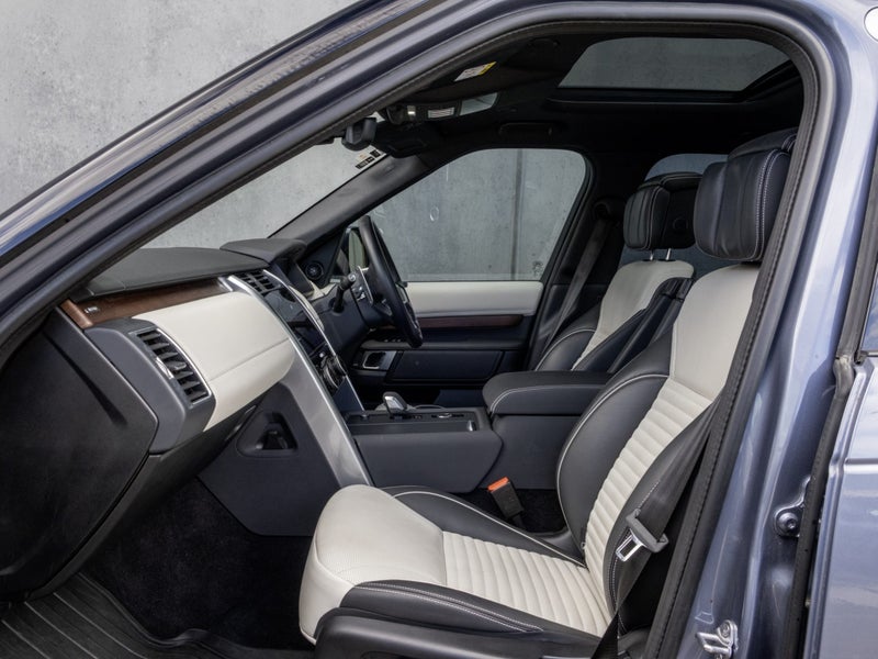 2023 Land Rover Discovery D300 R-Dynamic Hse image 3