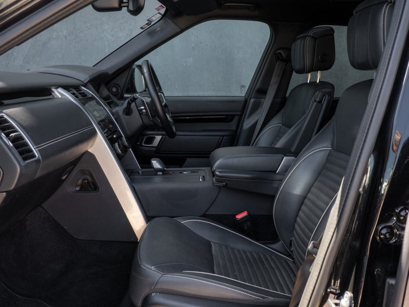 2023 Land Rover Discovery D300 R-DYNAMIC HSE image 3