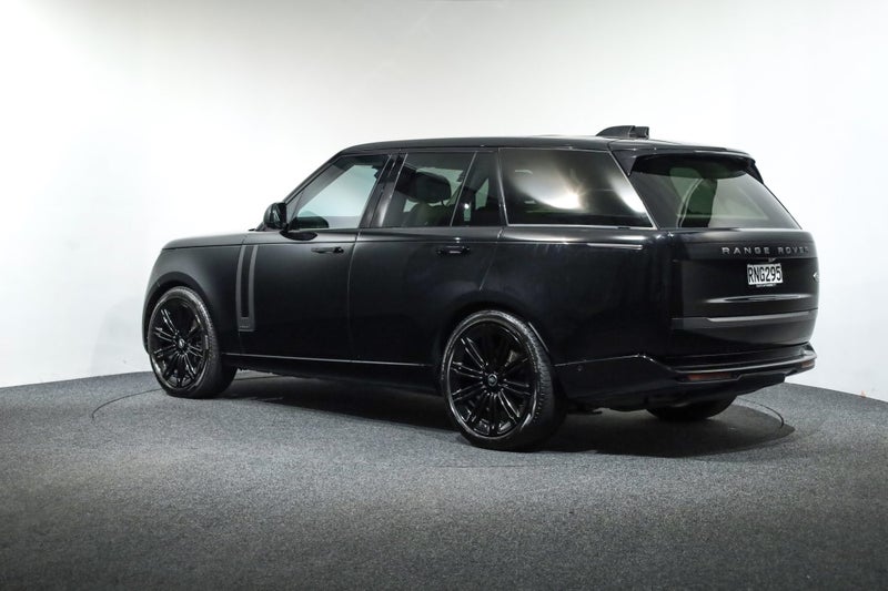 2023 Land Rover Range Rover D350 Autobiography image 2