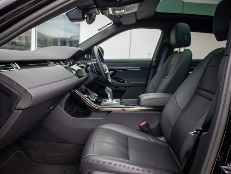 2023 Land Rover Range Rover Evoque P300E R-Dyna... image 3