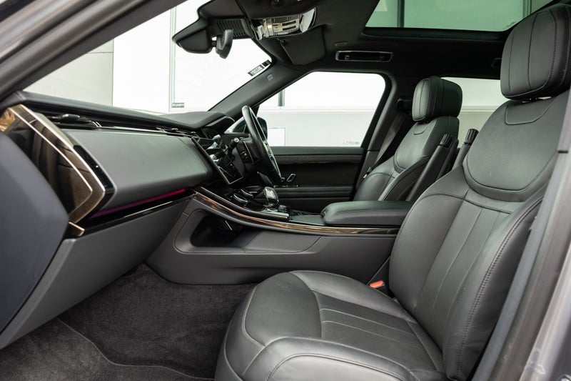 2023 Land Rover Range Rover Sport . image 3