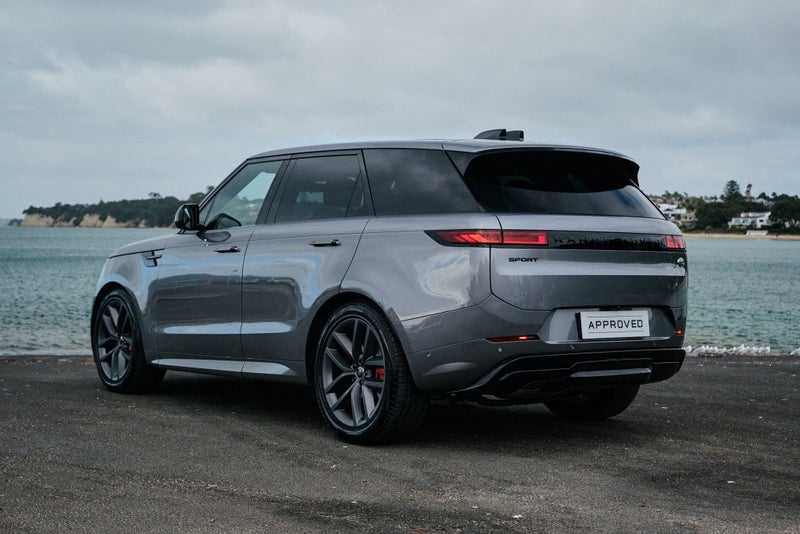 2023 Land Rover Range Rover Sport D300 Dynamic SE image 2